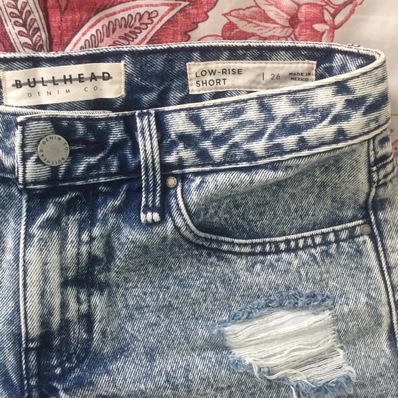Bullhead Distressed Shorts - Picture 3 of 7